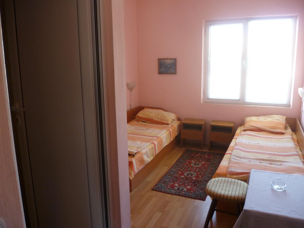 Hotel Stai Za Gosti Venera Hisarya Habitación foto