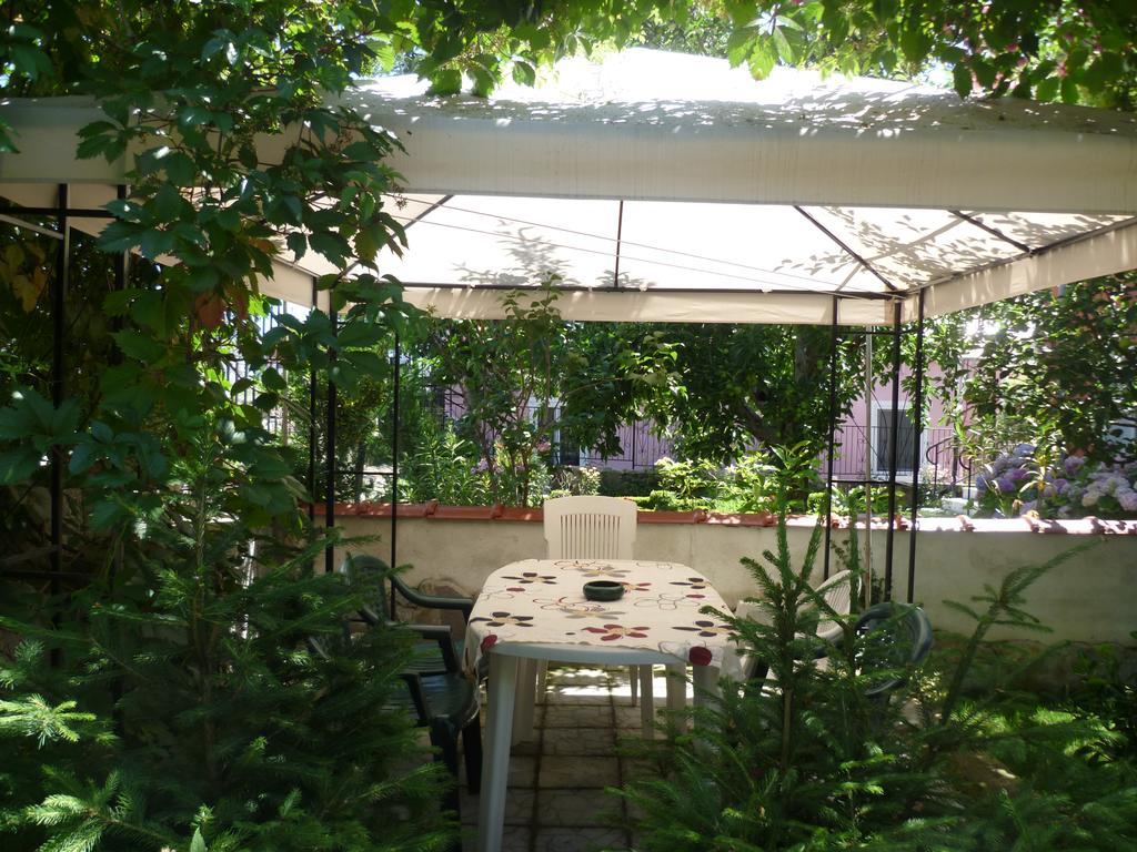 Hotel Stai Za Gosti Venera Hisarya Exterior foto