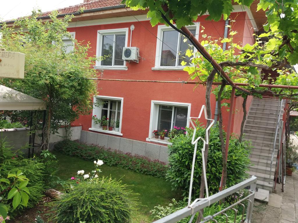 Hotel Stai Za Gosti Venera Hisarya Exterior foto